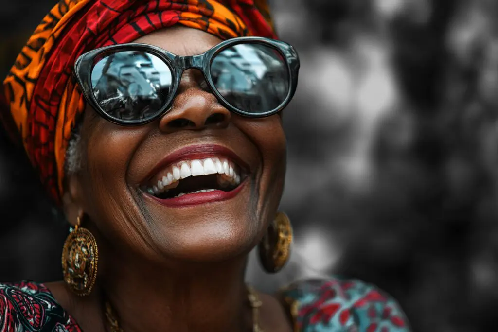 Group Photo Guide 4 Smart Rules for Using Them on Dating Profiles Right